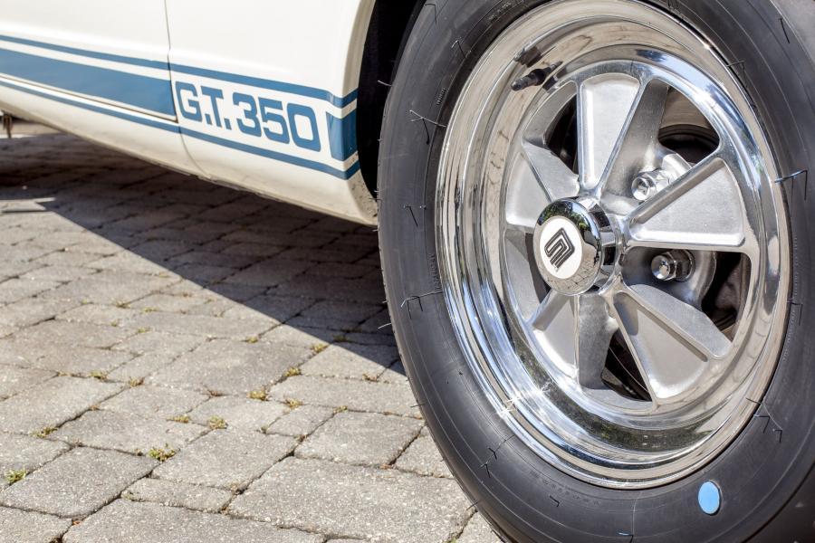  Shelby GT350 Fastback 1965 года  (фото 19 из 80)